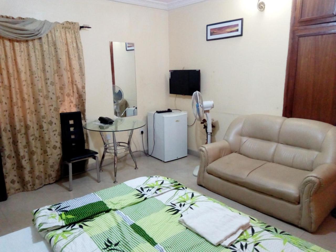Royal Green Guest House Abeokuta Exterior photo